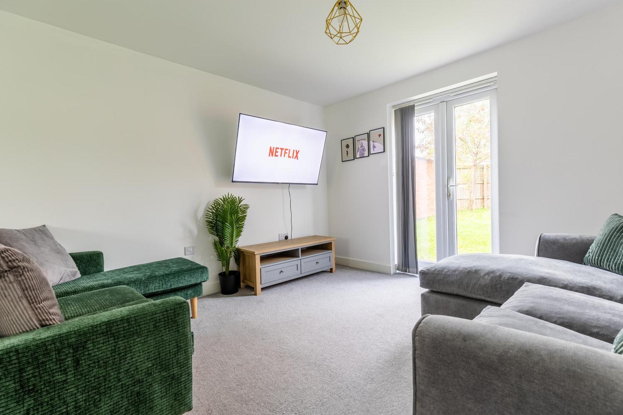 Spacious 4-Bedroom Home Near City Centre With Parking Nottingham Exterior foto